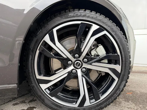 Volvo V60 T6 eAWD Plus Dark Geartronic