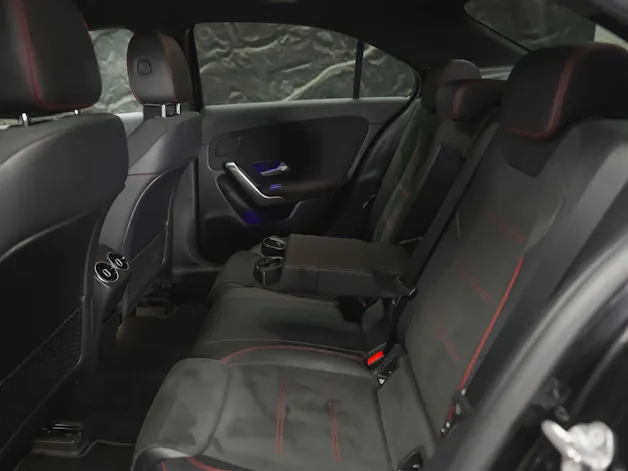 Mercedes-Benz A 35 AMG 4Matic Speedshift *Limousine*CH Auto*el. Sitze*360° Kamera*