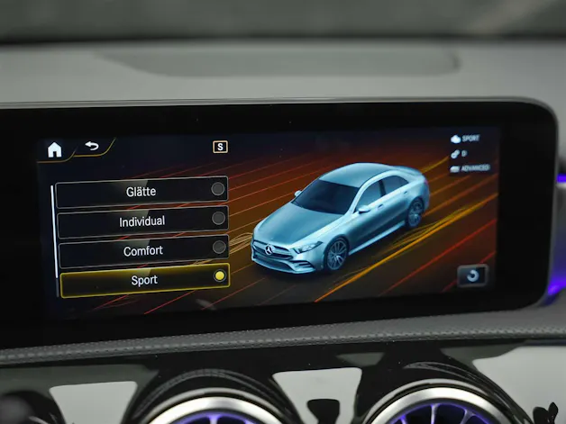Mercedes-Benz A 35 AMG 4Matic Speedshift *Limousine*CH Auto*el. Sitze*360° Kamera*