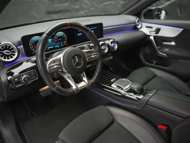 Mercedes-Benz A 35 AMG 4Matic Speedshift *Limousine*CH Auto*el. Sitze*360° Kamera*