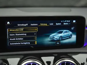 Mercedes-Benz A 35 AMG 4Matic Speedshift *Limousine*CH Auto*el. Sitze*360° Kamera*