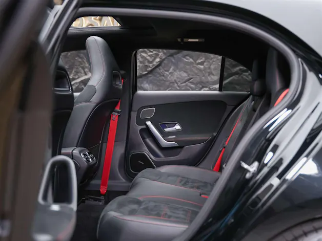 Mercedes-Benz A 35 AMG 4Matic Speedshift *CH Auto*Panorama*Burmester*El. Sitze mit Memory*