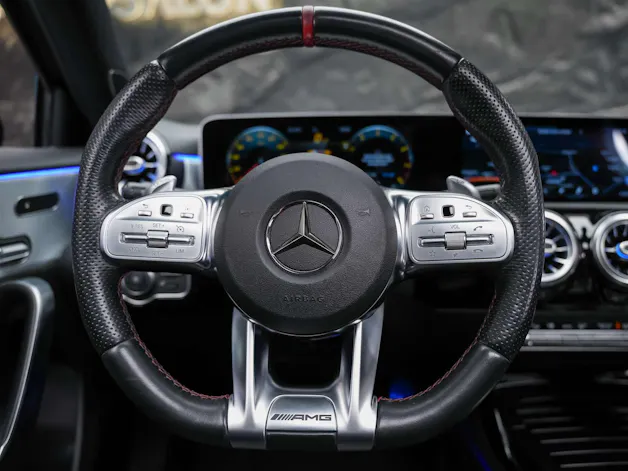 Mercedes-Benz A 35 AMG 4Matic Speedshift *CH Auto*Panorama*Burmester*El. Sitze mit Memory*