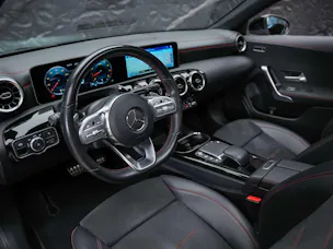 Mercedes-Benz CLA 220 AMG Line 7G-DCT 4Matic *Panorama*Standheizung*El. Sitze mit Memory*