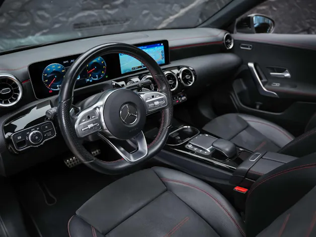Mercedes-Benz CLA 220 AMG Line 7G-DCT 4Matic *Panorama*Standheizung*El. Sitze mit Memory*