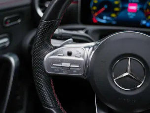 Mercedes-Benz CLA 220 AMG Line 7G-DCT 4Matic *Panorama*Standheizung*El. Sitze mit Memory*