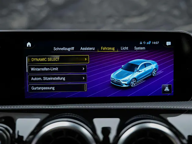 Mercedes-Benz CLA 220 AMG Line 7G-DCT 4Matic *Panorama*Standheizung*El. Sitze mit Memory*