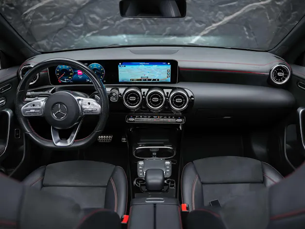 Mercedes-Benz CLA 220 AMG Line 7G-DCT 4Matic *Panorama*Standheizung*El. Sitze mit Memory*