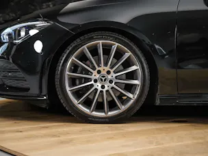 Mercedes-Benz CLA 220 AMG Line 7G-DCT 4Matic *Panorama*Standheizung*El. Sitze mit Memory*