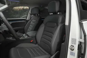 VW Touareg 3.0 TDI Basic Tiptronic *Werksgarantie*22" Felgen*AHK*
