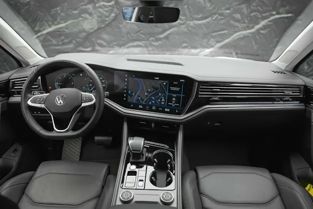 VW Touareg 3.0 TDI Basic Tiptronic *Werksgarantie*22" Felgen*AHK*