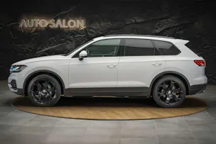 VW Touareg 3.0 TDI Basic Tiptronic *Werksgarantie*22" Felgen*AHK*