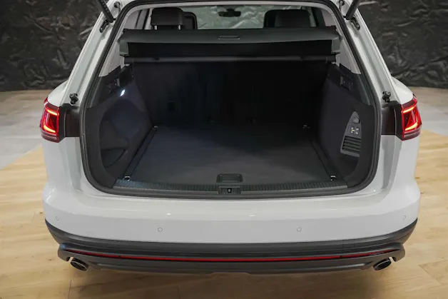 VW Touareg 3.0 TDI Basic Tiptronic *Werksgarantie*22" Felgen*AHK*