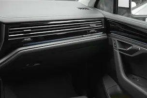 VW Touareg 3.0 TDI Basic Tiptronic *Werksgarantie*22" Felgen*AHK*