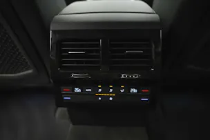 VW Touareg 3.0 TDI Basic Tiptronic *Werksgarantie*22" Felgen*AHK*