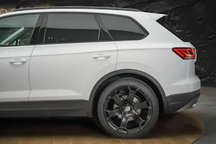 VW Touareg 3.0 TDI Basic Tiptronic *Werksgarantie*22" Felgen*AHK*
