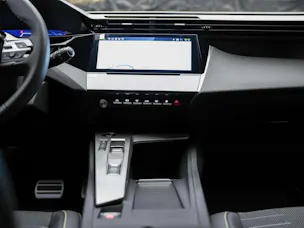 Peugeot 308 1.2 HEV 145 GT *Werksgarantie*Abstandsregler*
