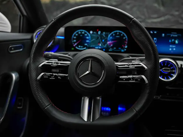 Mercedes-Benz A 200 AMG Line Limousine