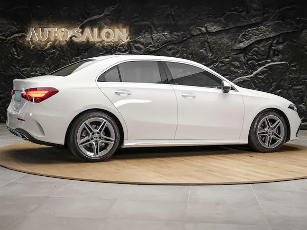 Mercedes-Benz A 200 AMG Line Limousine