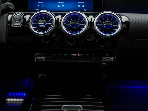 Mercedes-Benz A 200 AMG Line Limousine