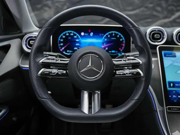 Mercedes-Benz C 300 AMG Line 4matic *20" Felgen*Abstandsregler*Standheizung*