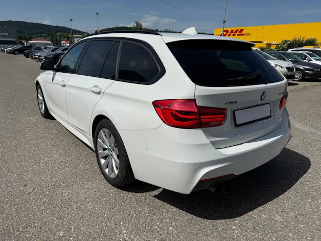 BMW 320i Essential Ed. xDrive SAG Tourin