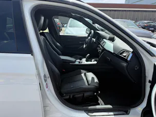 BMW 320i Essential Ed. xDrive SAG Tourin