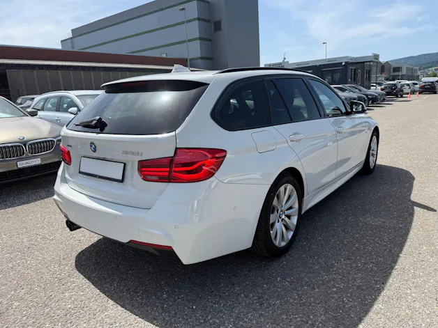 BMW 320i Essential Ed. xDrive SAG Tourin
