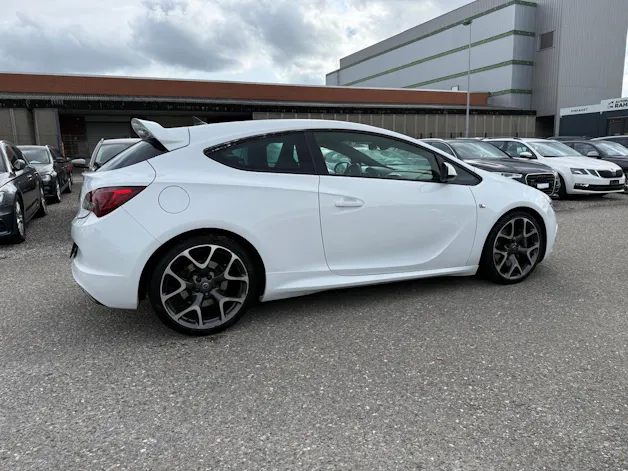 Opel Astra GTC 2.0i Turbo OPC S/S
