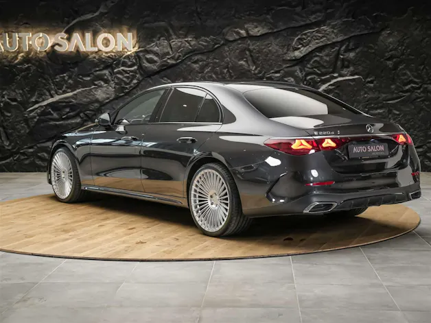 Mercedes-Benz E 220 d AMG Line *21" Felgen*Burmester*360° Kamera*Kühlergrill beleuchtet*
