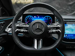Mercedes-Benz E 220 d AMG Line *21" Felgen*Burmester*360° Kamera*Kühlergrill beleuchtet*