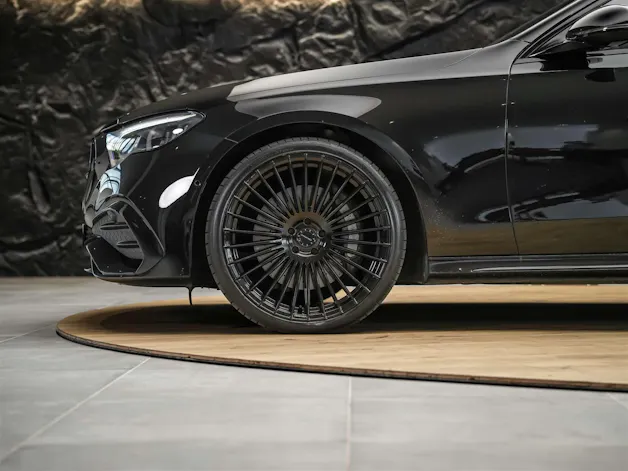 Mercedes-Benz E 220 d AMG Line *Supercreen*21" Felgen*Volleder*
