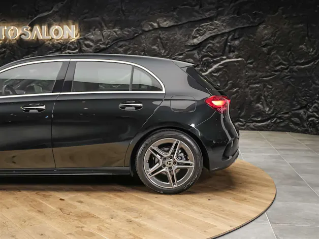 Mercedes-Benz A 180 AMG Line 7G-DCT *Facelift*Werksgarantie*Kamera*Abstandsregler