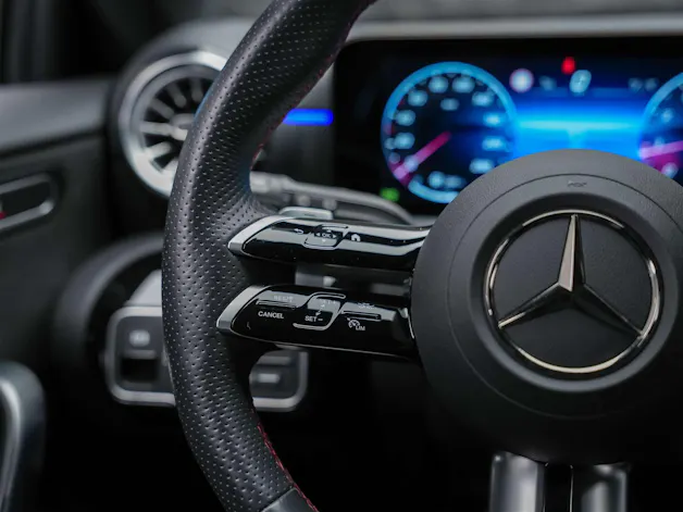 Mercedes-Benz A 180 AMG Line 7G-DCT *Facelift*Werksgarantie*Kamera*Abstandsregler