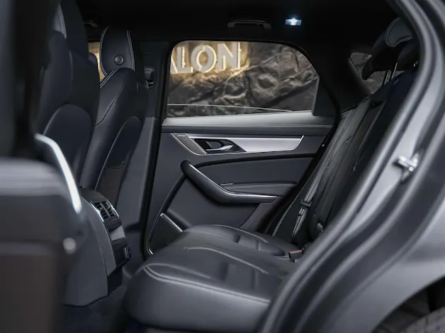 Jaguar F-Pace 2.0 D I4 200 R-Dynamic SE AWD *Abstandsregler*Meridian Soundsystem*Lenkradheizung*