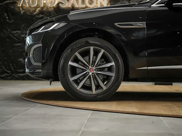 Jaguar F-Pace 2.0 D I4 200 R-Dynamic SE AWD *Abstandsregler*Meridian Soundsystem*Lenkradheizung*