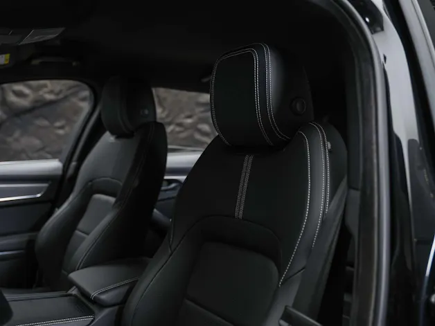 Jaguar F-Pace 2.0 D I4 200 R-Dynamic SE AWD *Abstandsregler*Meridian Soundsystem*Lenkradheizung*