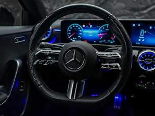 Mercedes-Benz A 200 AMG Line 7G-DCT *Limousine*Facelift*Kamera*