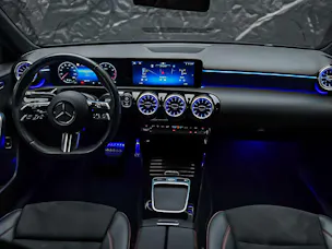 Mercedes-Benz A 200 AMG Line 7G-DCT *Limousine*Facelift*Kamera*