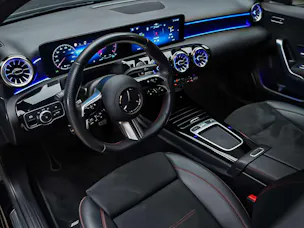 Mercedes-Benz A 200 AMG Line 7G-DCT *Limousine*Facelift*Kamera*