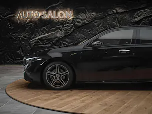 Mercedes-Benz A 200 AMG Line 7G-DCT *Limousine*Facelift*Kamera*