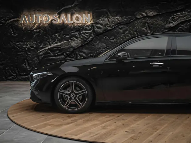 Mercedes-Benz A 200 AMG Line 7G-DCT *Limousine*Facelift*Kamera*