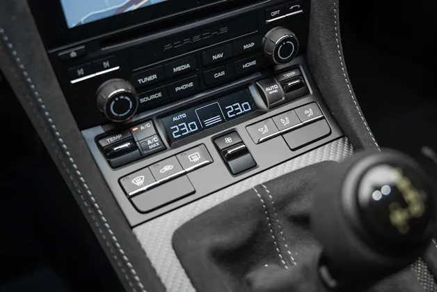 Porsche 718 Cayman GT4 RS PDK *Weissach* CH-Auto*