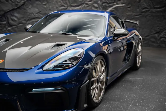 Porsche 718 Cayman GT4 RS PDK *Weissach* CH-Auto*