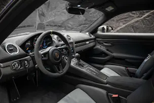 Porsche 718 Cayman GT4 RS PDK *Weissach* CH-Auto*