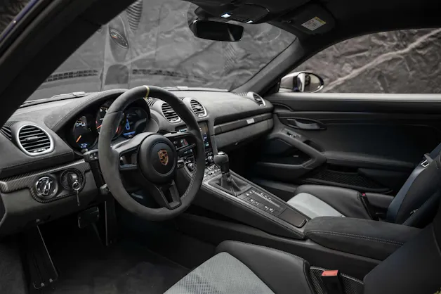 Porsche 718 Cayman GT4 RS PDK *Weissach* CH-Auto*