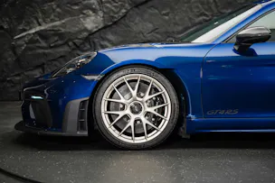 Porsche 718 Cayman GT4 RS PDK *Weissach* CH-Auto*