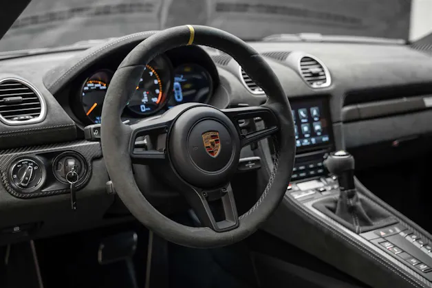 Porsche 718 Cayman GT4 RS PDK *Weissach* CH-Auto*