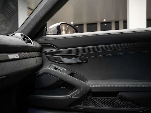 Porsche 718 Cayman GT4 RS PDK *Weissach* CH-Auto*