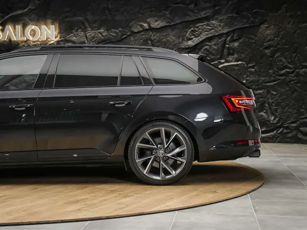 Škoda Superb Combi 2.0 TSI SportLine+ DSG 4x4 *CH-Auto*Panorama*ACC*